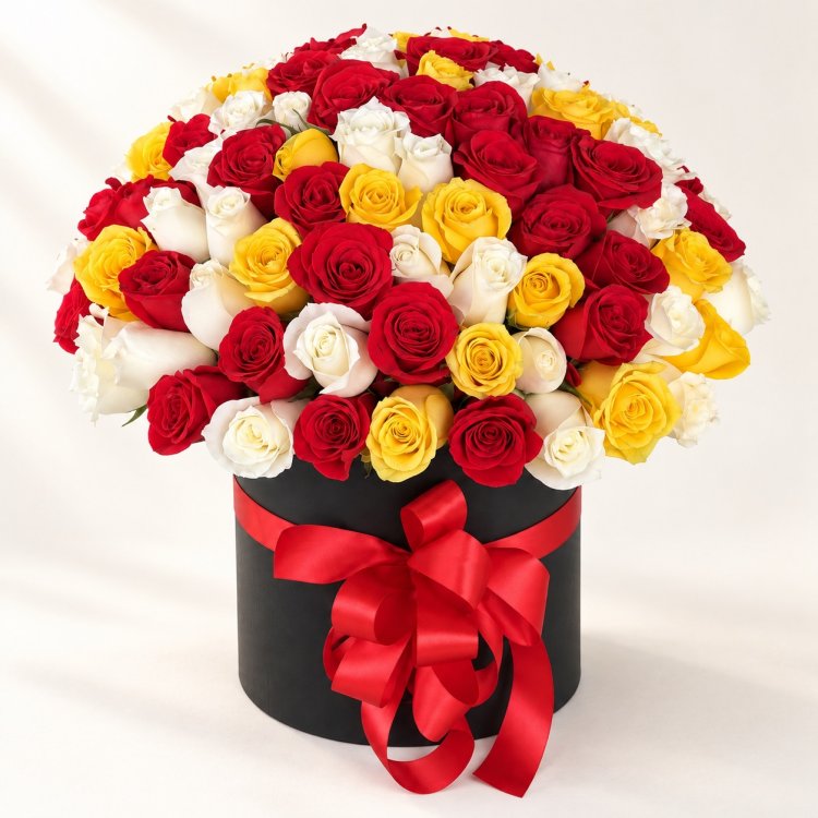 Caja con 130 Rosas de colores y Mo&ntilde;o Decorativo en Caja Negra