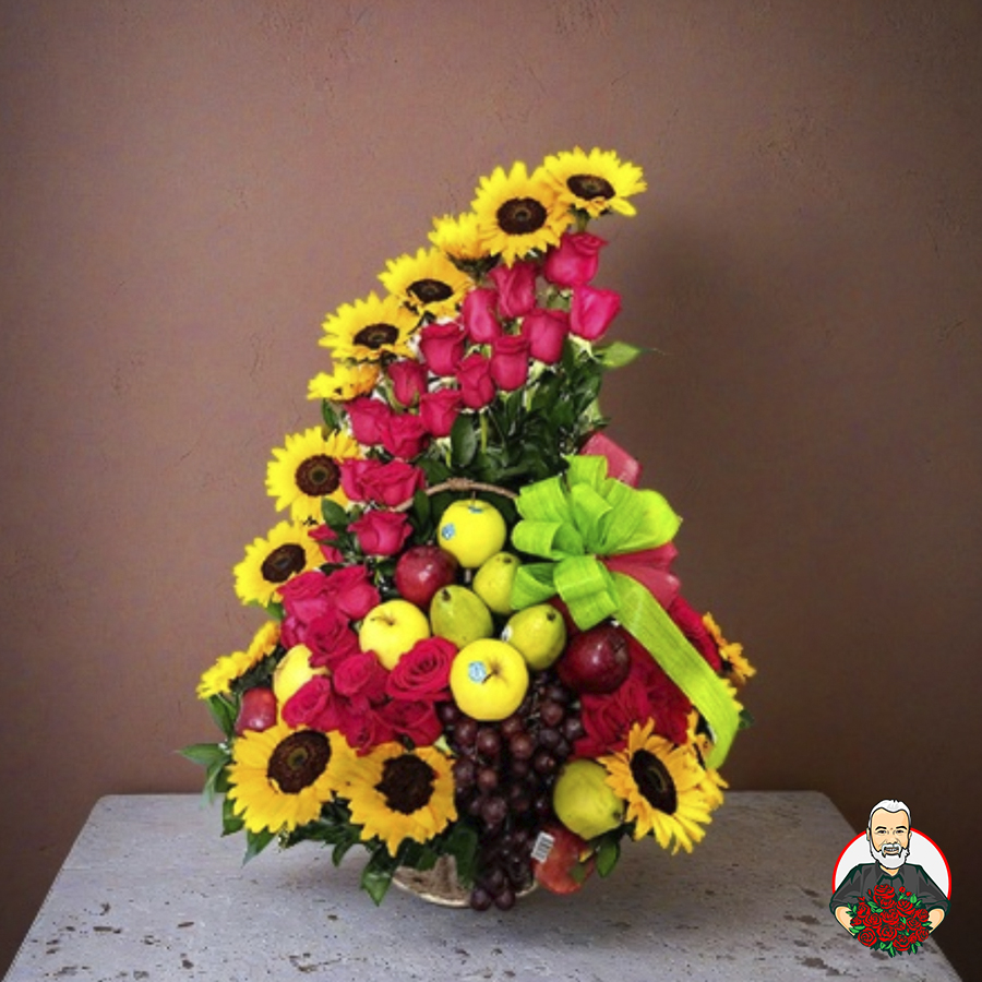 Arreglo Floral con Rosas, Girasoles y Frutas