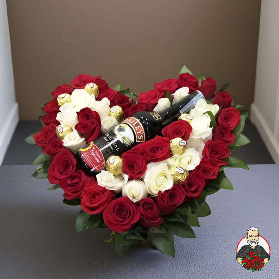 Arreglo en Coraz&oacute;n con Rosas, Licor y Chocolates