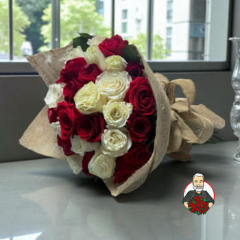 Bouquet con Rosas Rojas y Blancas