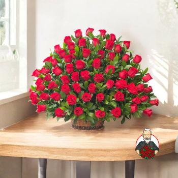 Abanico con Rosas en Canasta de Mimbre