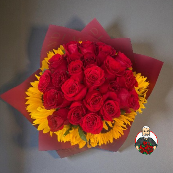 Bouquet con 24 Rosas Rojas y 10 Girasoles