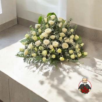 Dise&ntilde;o Floral Formal F&uacute;nebre con Rosas