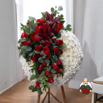 Corona F&uacute;nebre con Pompones y Rosas
