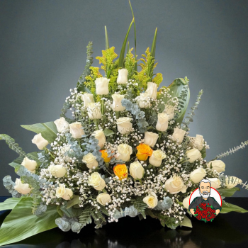 Dise&ntilde;o Floral F&uacute;nebre con Rosas Blancas y Amarillas