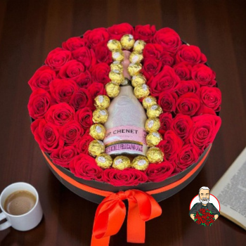 Caja Redonda con Rosas, Chocolates y Licor